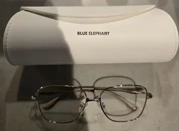 BLUE ELEPHANT 사각 안경