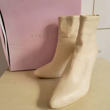 rierdan 아이보리 숏부츠 M