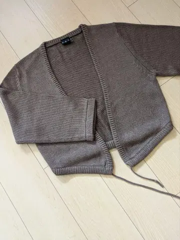 새상품급 실크 100 볼레로풍 가디건