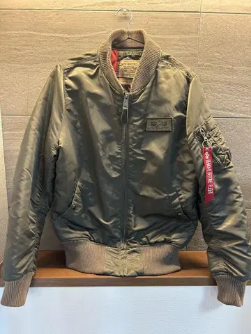 ALPHA INDUSTRIES MA-1 플라이트 자켓 올리브