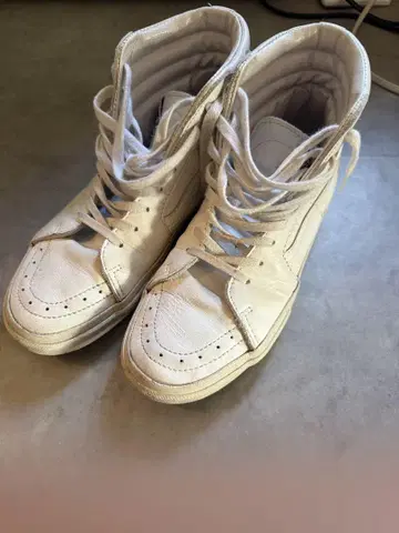 반스 화이트 가죽 하이컷 스니커즈 sk8hi