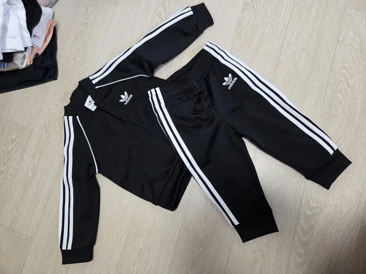Baby Adidas tracksuit 80