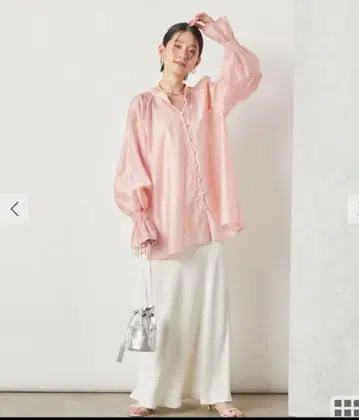 노리즈 소피 시어론 개더 2WAY 블라우스 24SS
