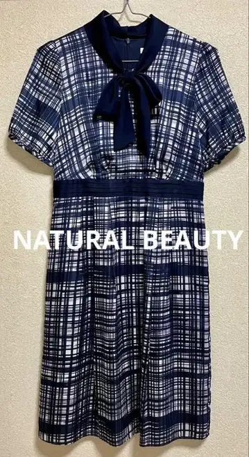 NATURAL BEAUTY 내추럴 뷰티 리본 옷깃 원피스