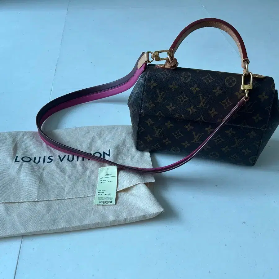 LOUIS VUITTON 루이비통 Louis Vuitton Cluny BB M42738 #루이비통