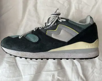 KARHU 카르후 스니커즈