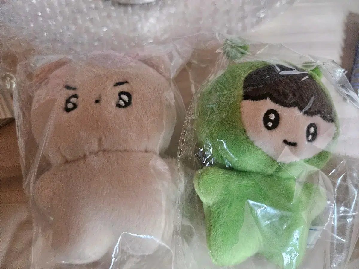 The Boyz hyunjae zuu doll hyundori