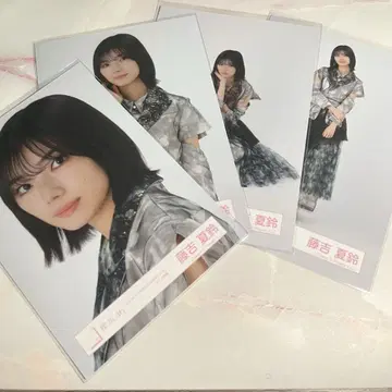 사쿠라자카46 후지요시 카린 브로마이드 3rd 애니라 그레이 의상 컴프