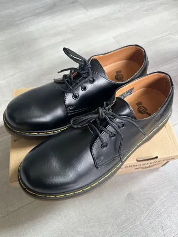 특가 Dr. Martens 닥터마틴 1461 클래식 로우탑