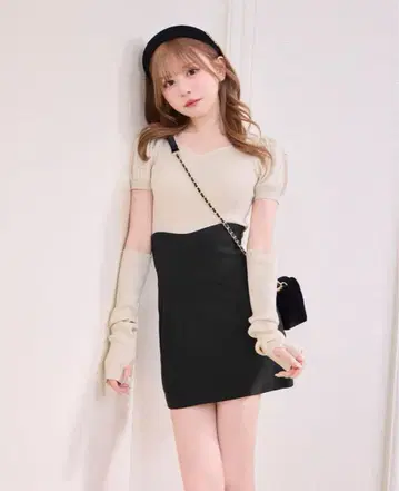 michellMacaron NEW 허리 라인이 예쁜 슬림 레그 스커트