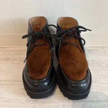 MOUSSY 가죽 퍼 모카신 신발
