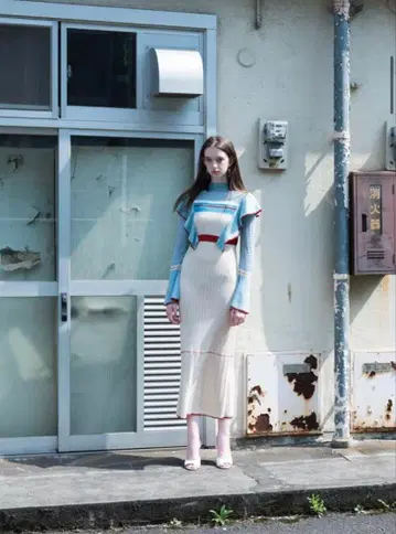 마메 / 향수 어린 패턴 니트 드레스