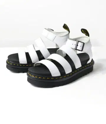 Dr. Martens 화이트 통굽 샌들