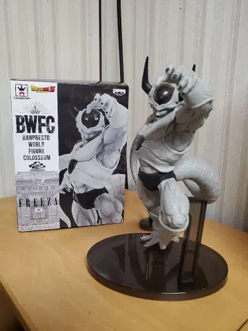 BWFC 프리저 피규어