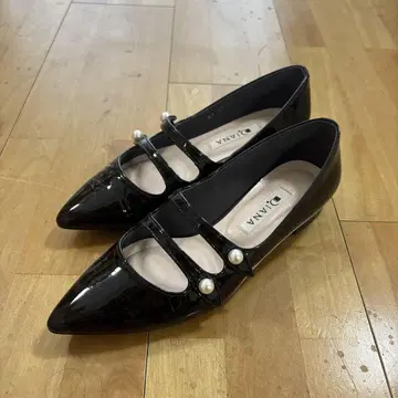 DIANA 블랙 플랫 슈즈 22cm 펄 펌프스