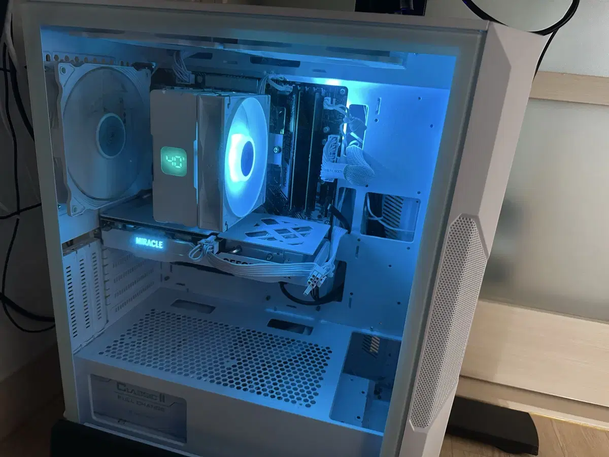 AMD Ryzen 5 7500F + RTX 4060 Gaming White Computer
