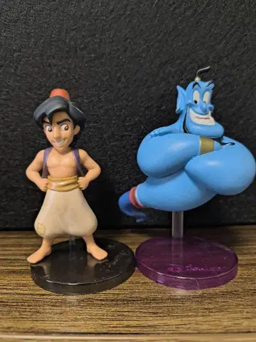 알라딘과 지니 피규어 세트