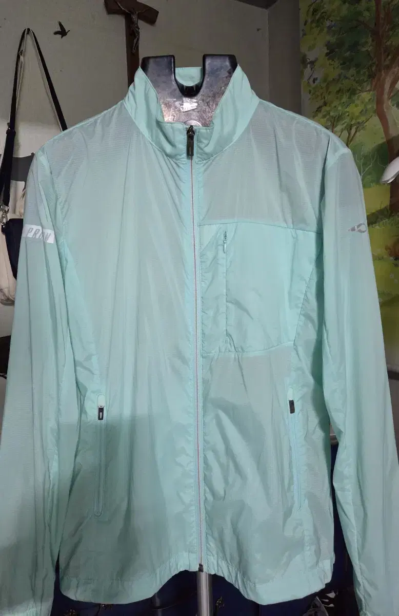 Prospecs (Women's 100, slightly smaller 105) Mint Ultralight Windbreaker