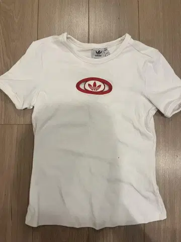 아디다스