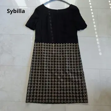 Sybilla 시빌라 자수 절개 원피스
