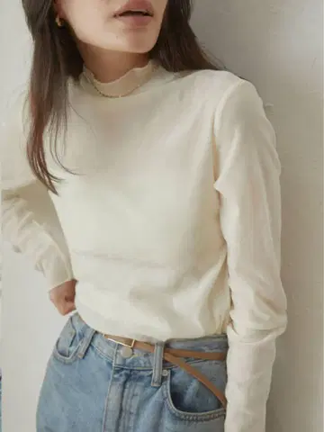 ACYM Nudy 벨루어 핏 상의 하이넥 벨로아 아이보리