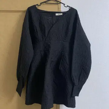 mideal 마이딜 페플럼 탑 블랙