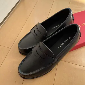 블랙 로퍼 합성 피혁 슬립온