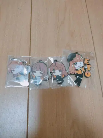 컬러풀 피치 에토 키링 4개 세트