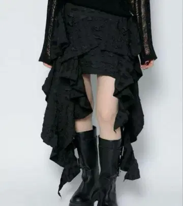 멜트 레이디 플뢰르 미니 스커트 블랙