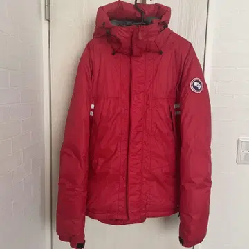 Canada Goose 빨간색 다운 자켓