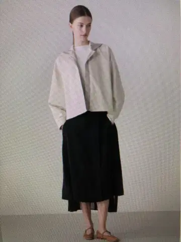 2025 ADORE 레노 크로스 플리츠 스커트