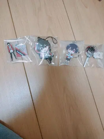 컬러풀 피치 유안군 아크릴 스탠드와 키링 4종 세트