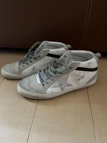 골든구스 MIDSTAR 37 화이트/그레이