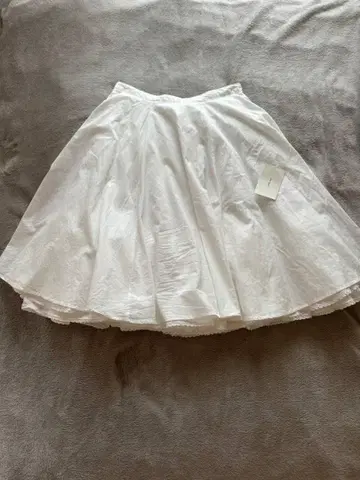 화이트 스커트 Zara