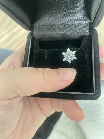 S925 눈송이 디자인 한쪽 귀걸이 스와로브스키