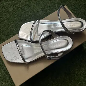 루타론 3.5cm W 스트랩 샌들 실버