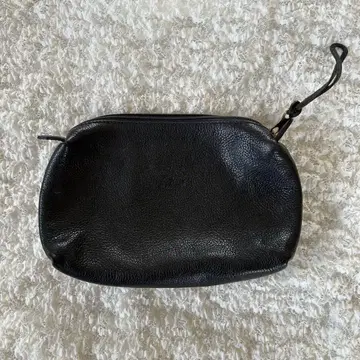 IL BISONTE 컴팩트 지퍼 가죽 파우치 블랙