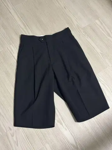 HYKE 하프 팬츠 블랙