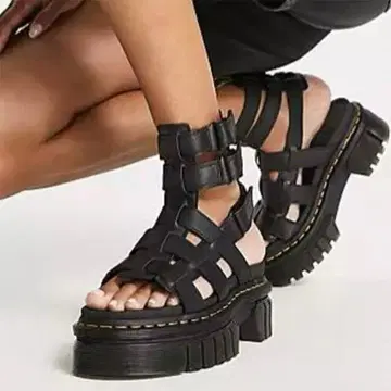 Dr.Martens 리키 글래디에이터 통굽 샌들 UK4