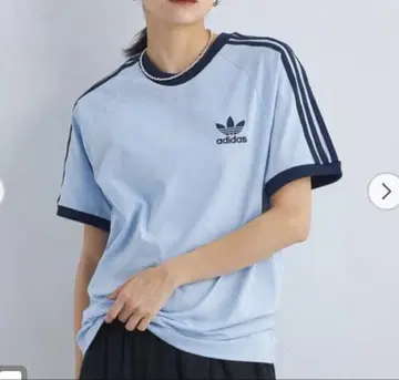 아디컬러 클래식 쓰리 스트라이프 티셔츠