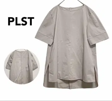 미사용에 가까운 PLST 플라스테 뒷면 버튼 블라우스 튜닉 M 베이지