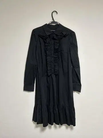 미사용 새상품 버튼 셔츠 프릴 블랙 원피스