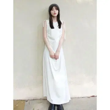 FRAY I.D PUMA 파이핑 디자인 개더 컷 드레스