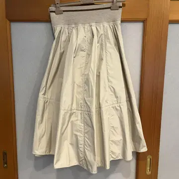 브루넬로쿠치넬리 베이지 플레어 스커트