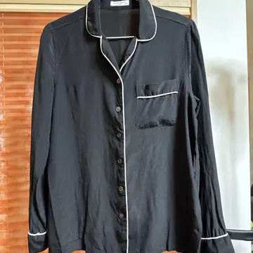 EQUIPMENT 블랙 파이핑 긴팔 셔츠