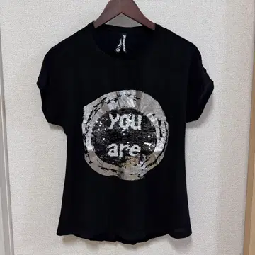 desigual 데시구알 반팔 티셔츠 S 사이즈 블랙 스팽글