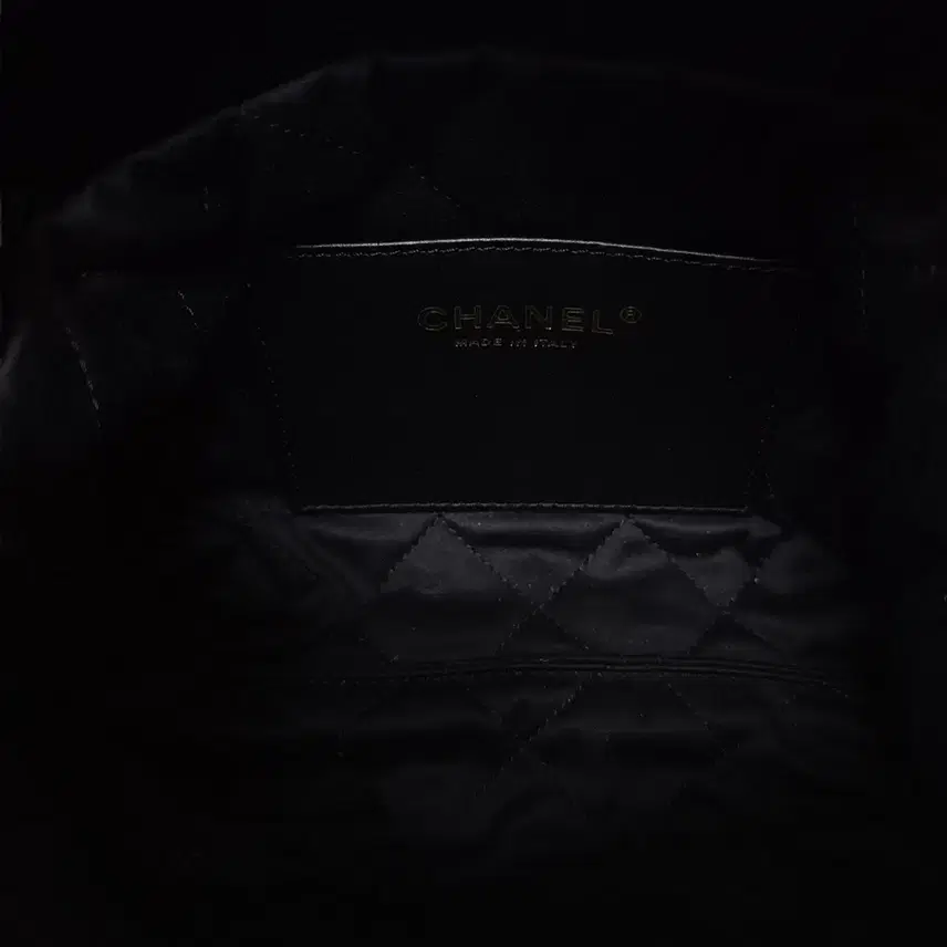 샤넬 블랙 금장 22백 미니 호보백 사진 4