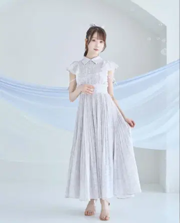 미개봉 새상품 택 포함 로제 뮤즈 플리츠 플로럴 프린트 드레스 그레이