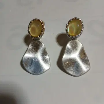 스톤 모티브 귀찌