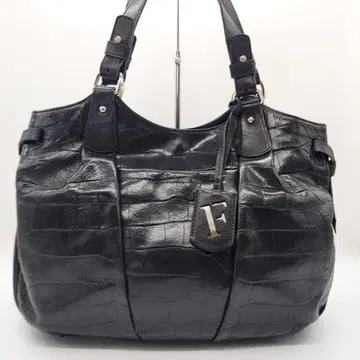 새상품급 훌라 FURLA 토트백 블랙 가죽 악어 엠보싱